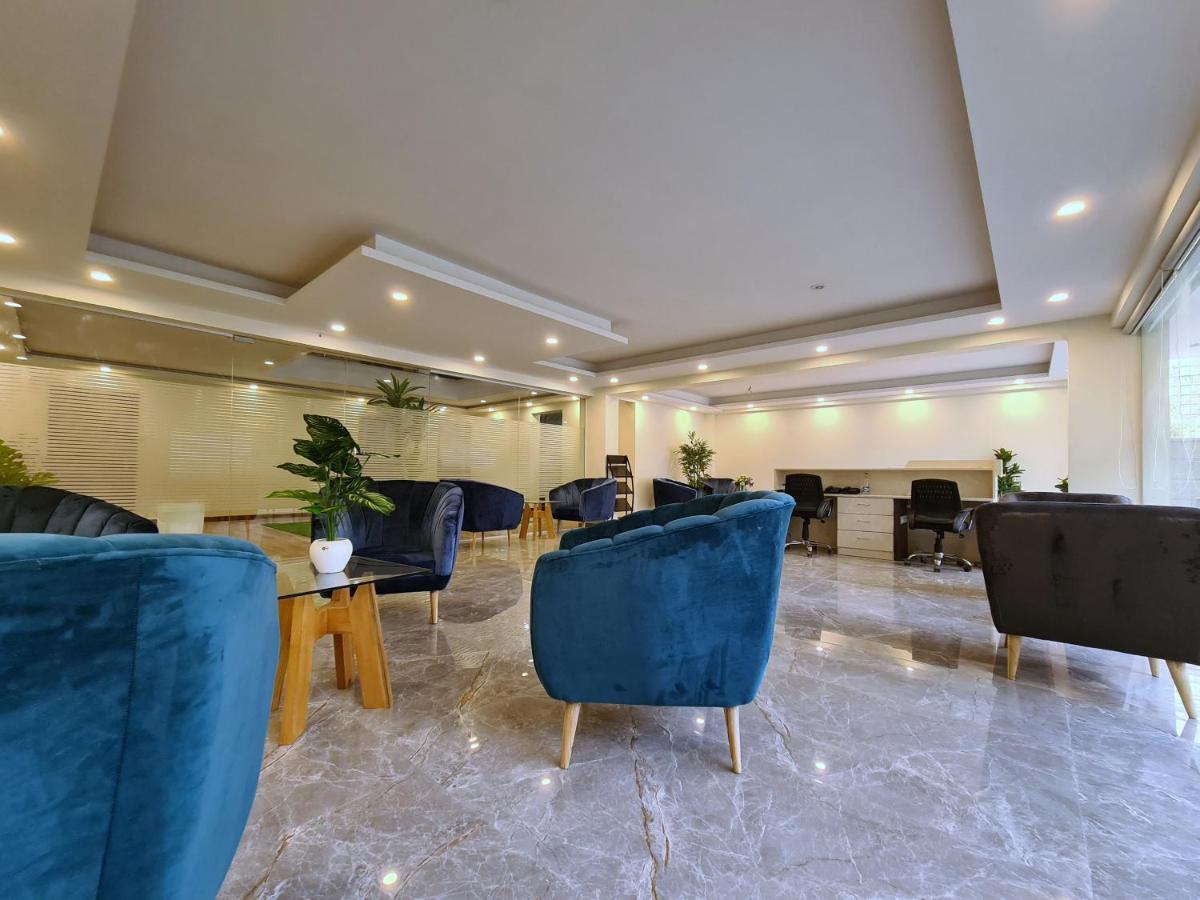 Hotel Golf View Sakura-Golf Course Road غورغاون المظهر الخارجي الصورة