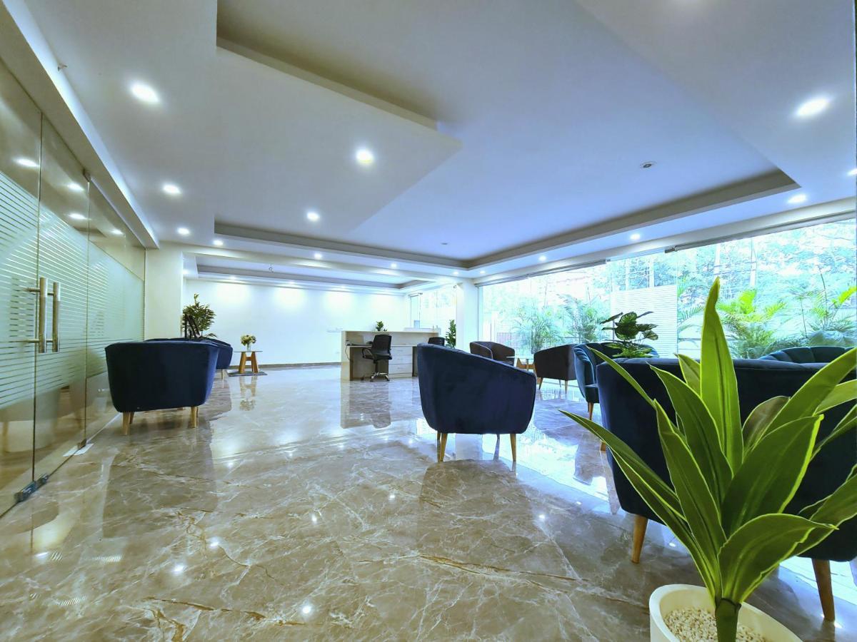 Hotel Golf View Sakura-Golf Course Road غورغاون المظهر الخارجي الصورة