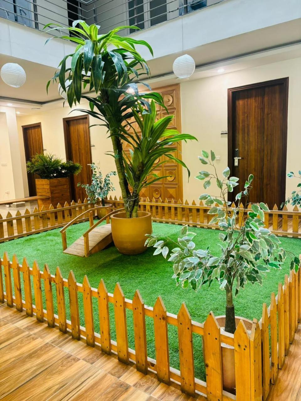 Hotel Golf View Sakura-Golf Course Road غورغاون المظهر الخارجي الصورة